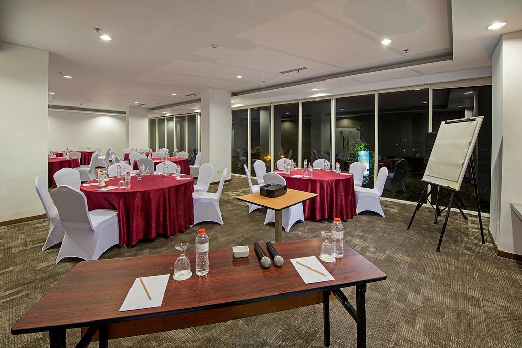 Whiz Prime Hotel Pajajaran Bogor Exterior photo