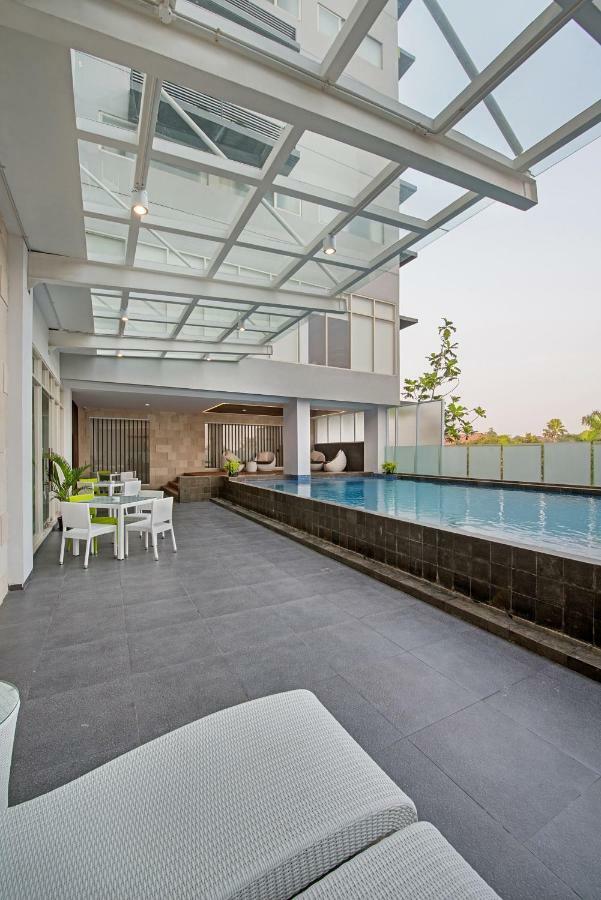 Whiz Prime Hotel Pajajaran Bogor Exterior photo